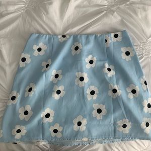 blue and white flowers princess polly skirt size 6